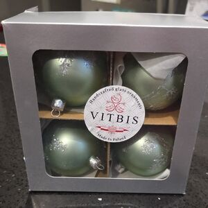 Vitbis Green Glass Ornaments